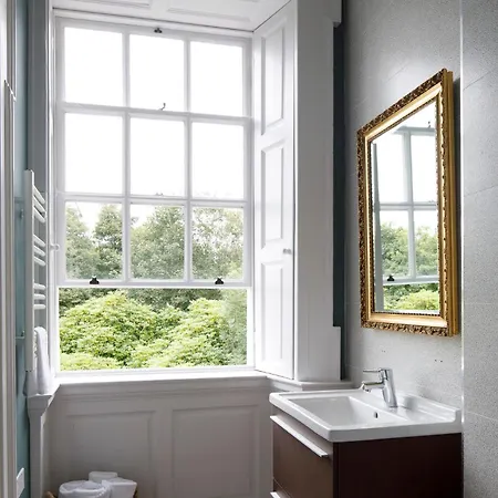 Dripsey Castle Estate * コーク